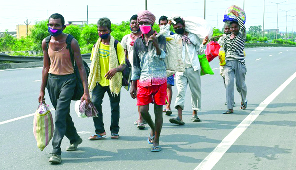 నితీష్‌ 'సుపరిపాలన, సంక్షేమం' నీటి మీద రాతలే