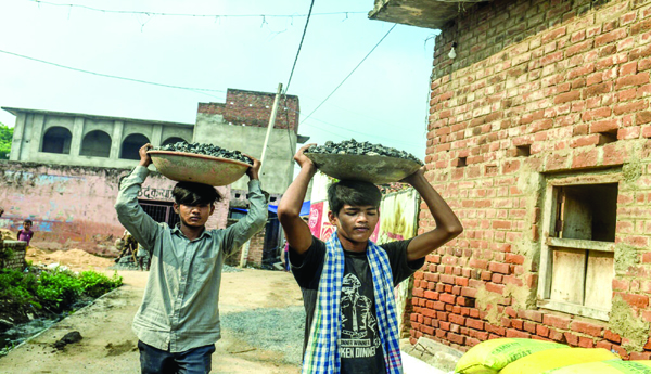 మాయమవుతున్న బాల్యం