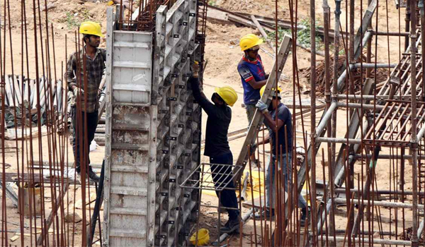 కార్మికవర్గం లొంగిపోతుందనుకోవడం అవివేకమే!