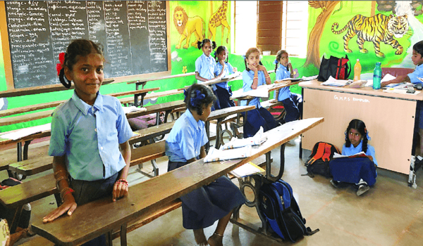 టీచర్లు లేకుండా చదువెలా వస్తుంది?