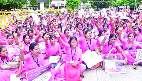 గుర్తింపు కోసం 'ఆశా'ల పోరాటం