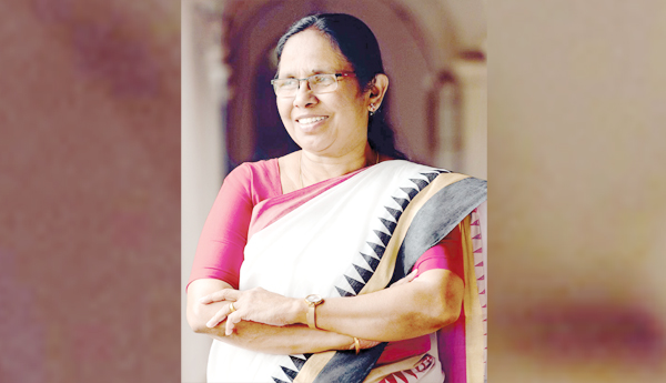 కేంద్రంలో అధికారముంటే ఆరోగ్య రంగాన్ని జాతీయం చేసేవాళ్ళం