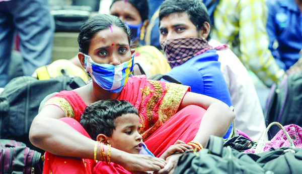 కోవిడ్‌ తో దిగజారిన శ్రామిక మహిళల పరిస్థితి