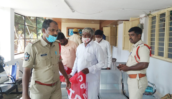 సిఎం పర్యటన నేపథ్యంలో సిపిఎం నేతల అరెస్ట్‌లు