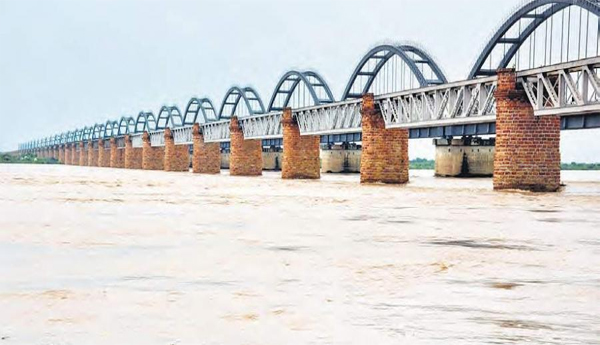 పెరుగుతున్నగోదావరి ప్రవాహం