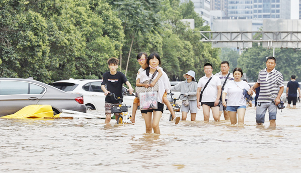 china floods : 33కు చేరిన మృతులు