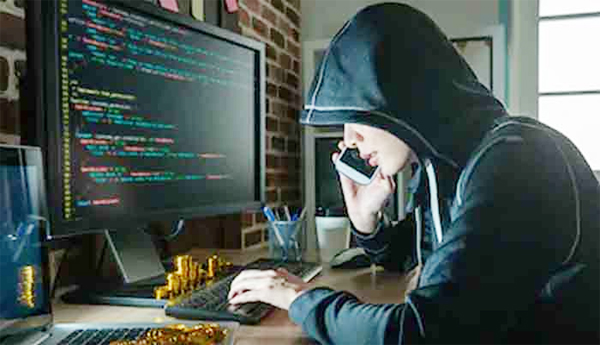 Cyber Crime :  యువతికి సైబర్‌ వల.. రూ.8 లక్షలు హాంఫట్‌ !