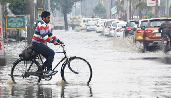 rains : రాబోయే మూడు, నాలుగు రోజుల్లో భారీ వర్షాలు