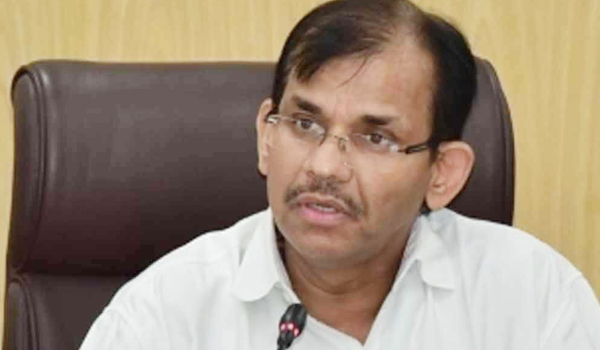 విశాఖ జిల్లాలో ఉన్న 6 గనుల్లో ఒక్కటే పని చేస్తోంది.. అది లేటరైట్‌ గనే : ద్వివేది 