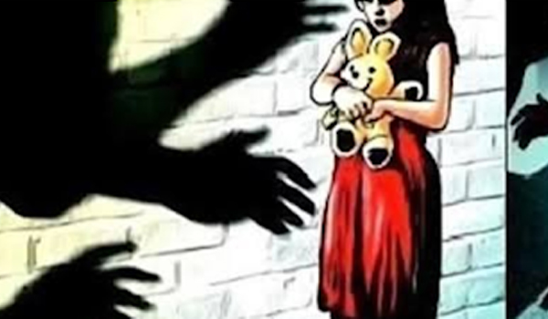 కర్నూలులో ఆరేళ్ల బాలికపై 50ఏళ్ళ వ్యక్తి అత్యాచారం