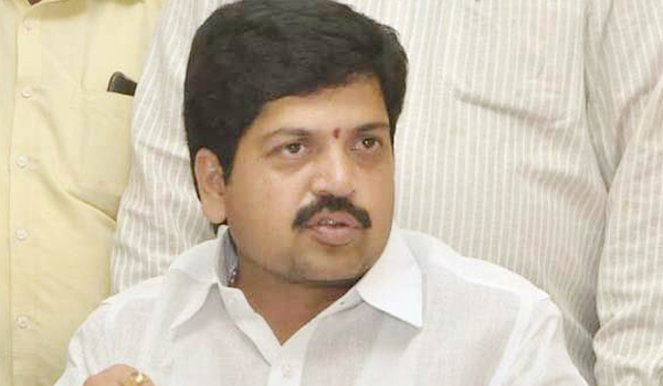 టిడిపి నేత కొల్లు రవీంద్ర అరెస్టు