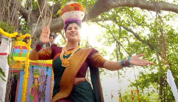 బోనాల పాట వివాదంపై స్పందించిన మంగ్లీ..!