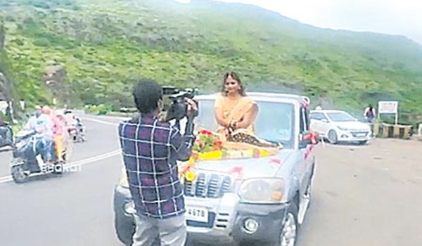 ఫొటోషూట్‌ కోసం కారు బానెట్‌పై కూర్చొన్న వధువు! చివరికి..!