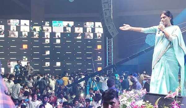 వైఎస్‌ సంక్షేమ పాలన తీసుకురావడమే ధ్యేయం : పార్టీ ఆవిర్భావ సభలో షర్మిల