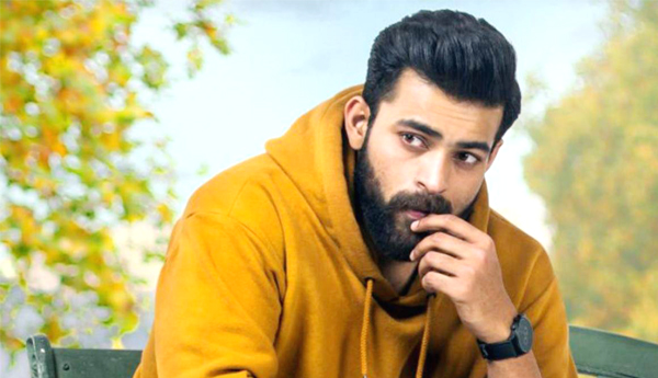 varuntej : అభిమాని కుటుంబానికి సాయం