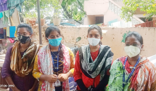 సచివాలయ ఉద్యోగులపై పెట్రోల్‌తో దాడి
