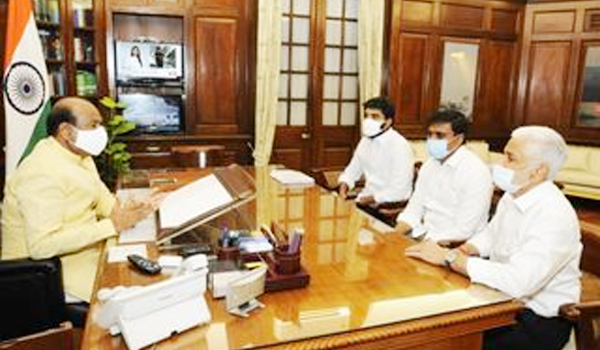రఘురామపై వేటుకు మరోసారి వైసిపి ఎంపిల విజ్ఞప్తి..!