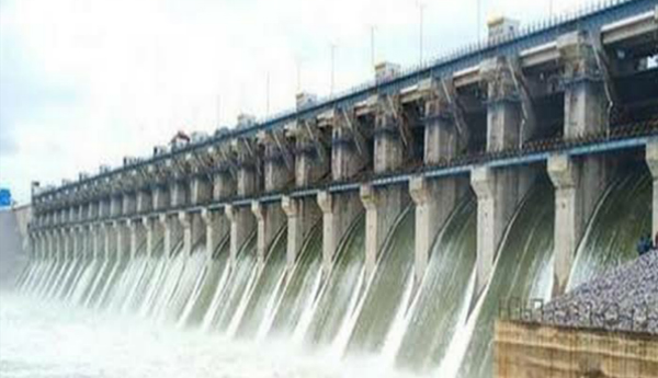 ఎల్లంపల్లి ప్రాజెక్టు 16 గేట్లు.. పార్వతీ బ్యారేజ్‌ 40 గేట్లు ఎత్తివేత!