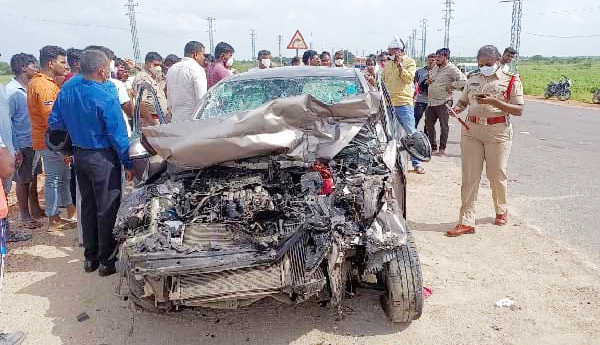 సంగారెడ్డిలో ఘోర రోడ్డు ప్రమాదం - ఐదుగురు మృతి