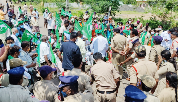 రాజధాని గ్రామాల్లో పోలీసుల ఆంక్షలు.. నో ఎంట్రీ