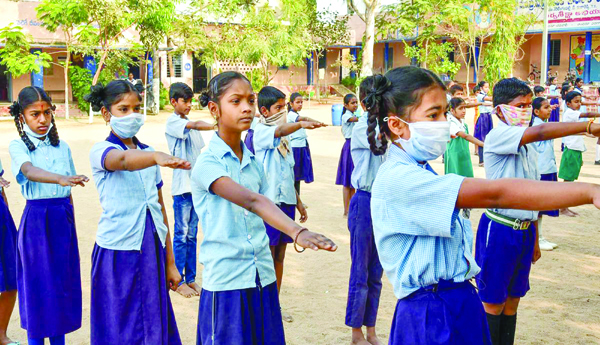 పాఠశాలల్లో కోవిడ్‌ జాగ్రత్తలేవీ ?
