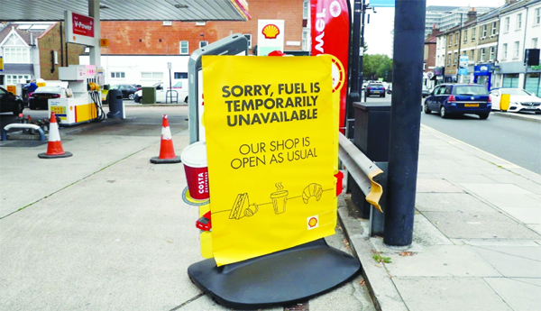 బ్రిటన్‌లో చమురు, ఆహార కొరత