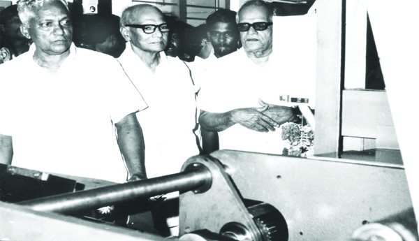 లెనిన్‌ నుంచి సుందరయ్య వరకూ కూడా ఆశయాల వ్యాప్తికి పత్రికల స్థాపన ప్రచురణ ఒక ప్రధాన కర్తవ్యంగా నిర్దేశించారు. దశాబ్దాల తరబడి అధికారం చలాయించి అపార సంపదలు కూడగట్టుకున్న పాలక పార్టీలు కూడా పత్రికలు మాత్రం నడపవు. వాటికి ప్రజలను భ్రమలలో పెట్టడంపై వున్న ఆసక్తి చైతన్యపర్చడంపై వుండదు. 