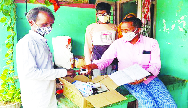 కరోనాను కట్టడి చేసిన గ్రామీణ వైద్యం