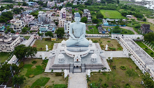 ముక్కలవుతున్న అమరావతి