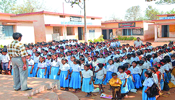 సందట్లో సడేమియా-ప్రాథమిక పాఠశాలలు మాయం