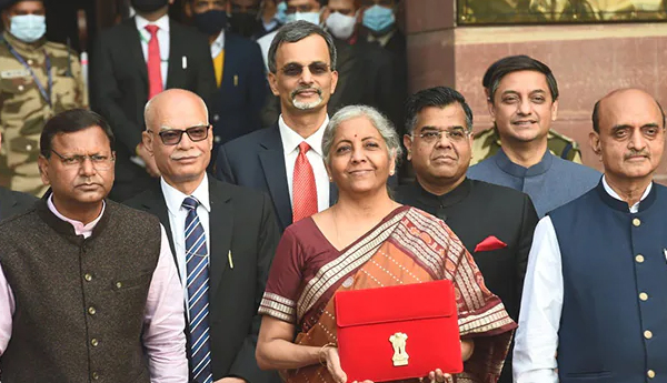 మరికాసేపట్లో బడ్జెట్‌ను ప్రవేశపెట్టనున్న నిర్మలా సీతారామన్‌