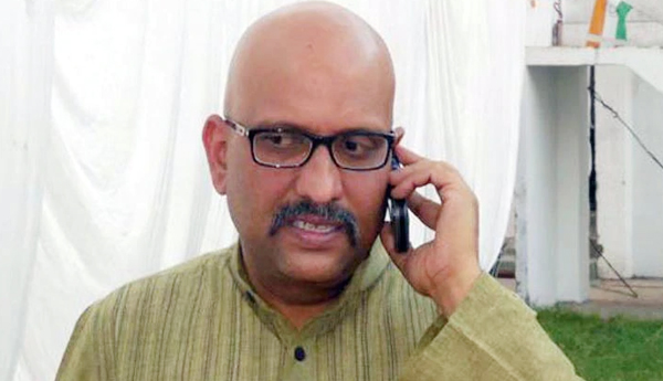 మోడీ, యోగిలను ఉప్పులో సమాధి చేస్తారు... యుపి కాంగ్రెస్‌ నేత