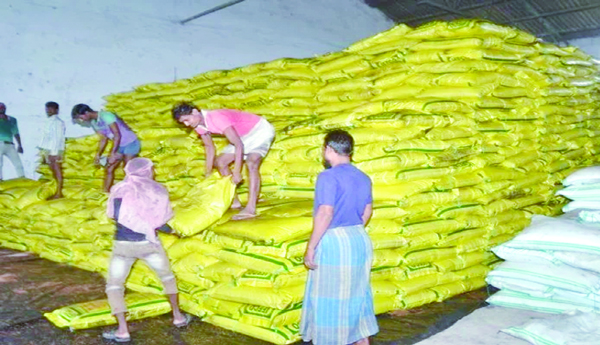 కేంద్రం కోతలతోనే కొరత