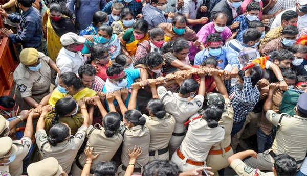 బెదరం...చెదరం