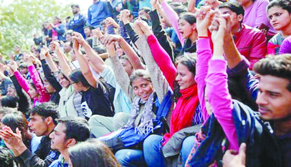 విద్యార్థుల రక్షణ కోసం పోరాటం