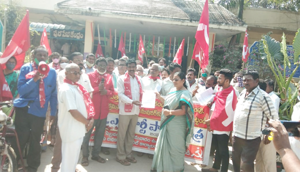 చెత్తపన్నును రద్దు చేయాలంటూ.. సిపిఎం పాదయాత్ర