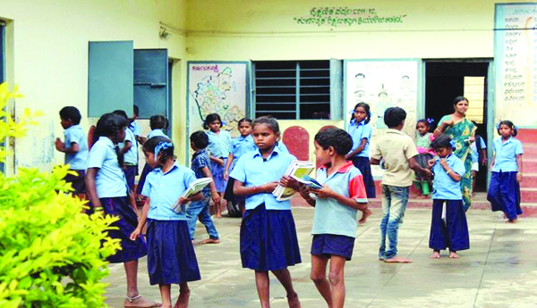 బడులు మూసేస్తే బాలికలు చదువుకు దూరం