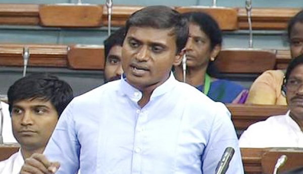 నిధులు పెండింగ్‌ ఉంటే మద్దతు ధర ఎలా..? : ఎంపి మిథున్‌ రెడ్డి