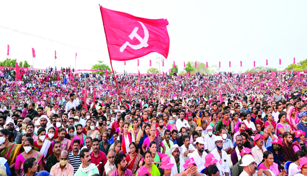 ఉప్పొంగిన ఎర్ర మహాసముద్రం