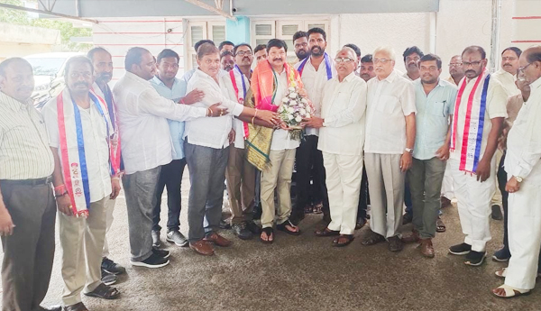 జోగి రమేష్ కి అభినందనలు తెలిపిన బీసీ సంక్షేమసంఘం 