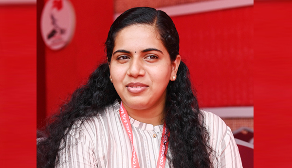 ప్రజా రాజకీయాల్లో యువత కీలక పాత్ర పోషించాలి : 'ప్రజాశక్తి'తో తిరువనంతపురం మేయర్‌ ఆర్య రాజేంద్రన్‌