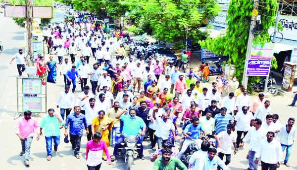 చల్లారని అసంతృప్తి సెగలు : కొనసాగిన వైసిపి ప్రజాప్రతినిధుల రాజీనామా పర్వం