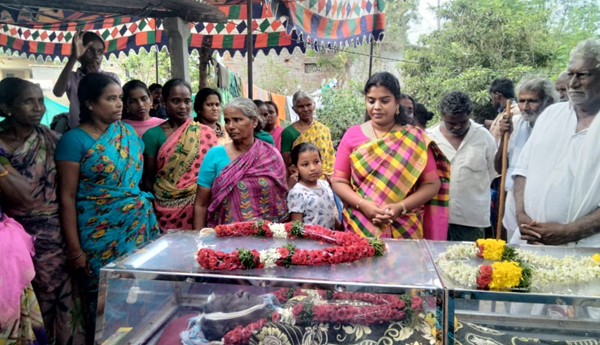 ఉపాధి కూలీ ఆనందరావు భౌతికాయంకు సౌమ్య నివాళులు 