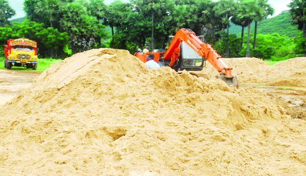 ఇసుక సంక్షోభం !