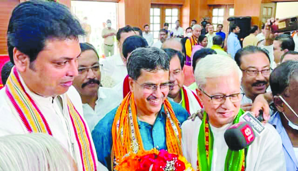 వైఫల్యాలను కప్పిపుచ్చుకోడానికే ముఖ్యమంత్రి మార్పు