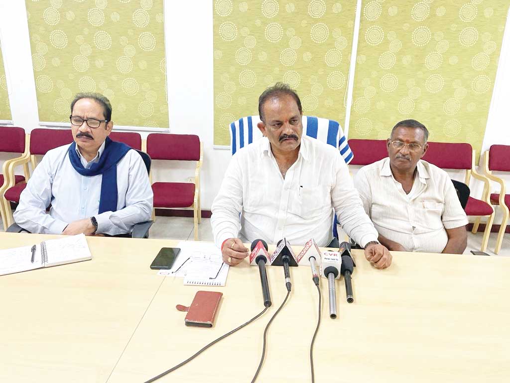 పాల ఉత్పత్తులపై జిఎస్‌టి ఎత్తివేయాలి