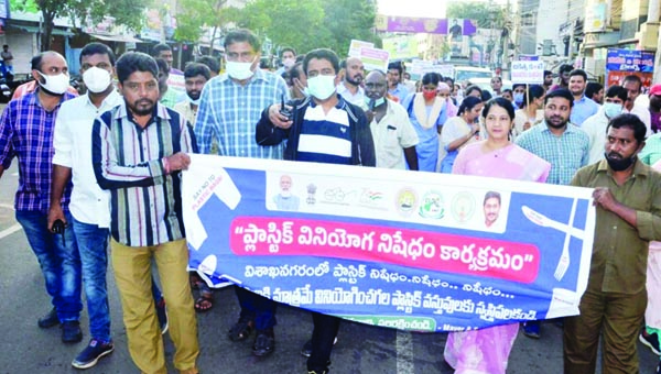 43వ వార్డులో జివిఎంసి కమిషనర్‌ పర్యటన