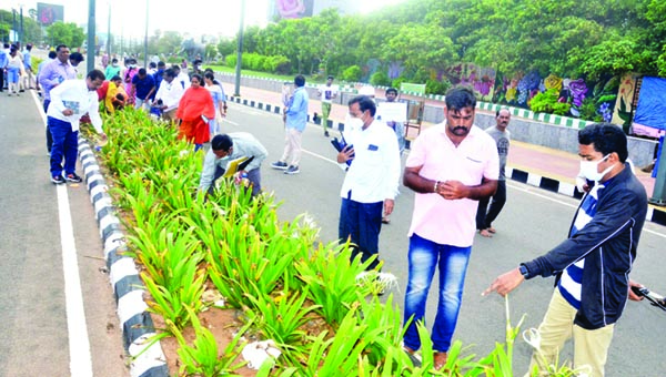 పారిశుధ్యం పట్ల నిర్లక్ష్యంపై ఆగ్రహం