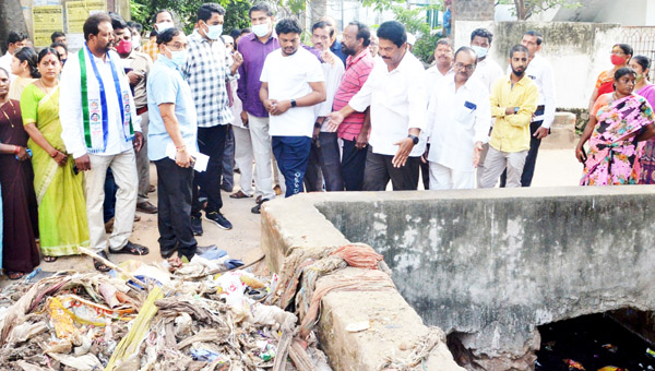 నగర స్వచ్ఛతకే తొలి ప్రాధాన్యత