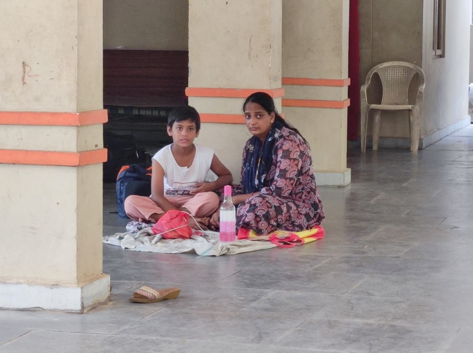  అత్తింటి ముందు కోడలు న్యాయ పోరాటం